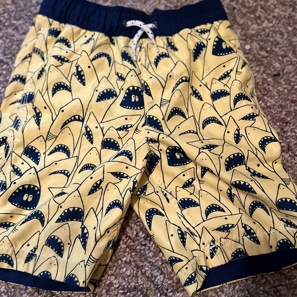 Gap kids - excellent used condition - boys small swim trunks